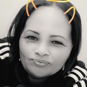 Meet your Posher, Gloria